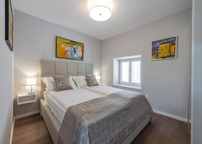 Flores Luxury Appartement *