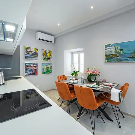 Flores Luxury Apartment *