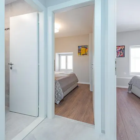 Flores Luxury Apartment