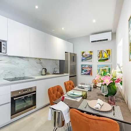 Apartment Flores Luxury